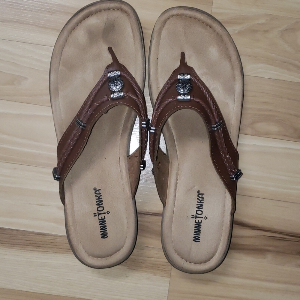 Minnetonka Size 11 Sandals